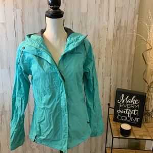 Columbia rain/wind coat. Size M